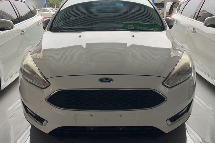 Used Ford Focus 2017 Hatchback EcoBoost 180 Automatic Elite Model Exterior 2