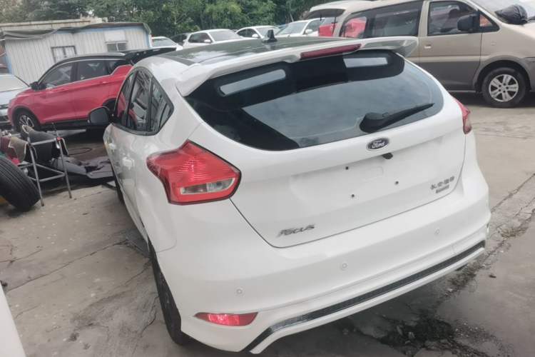 Used Ford Focus 2017 1.5T CTCC White and Black Limited Edition Exterior 2