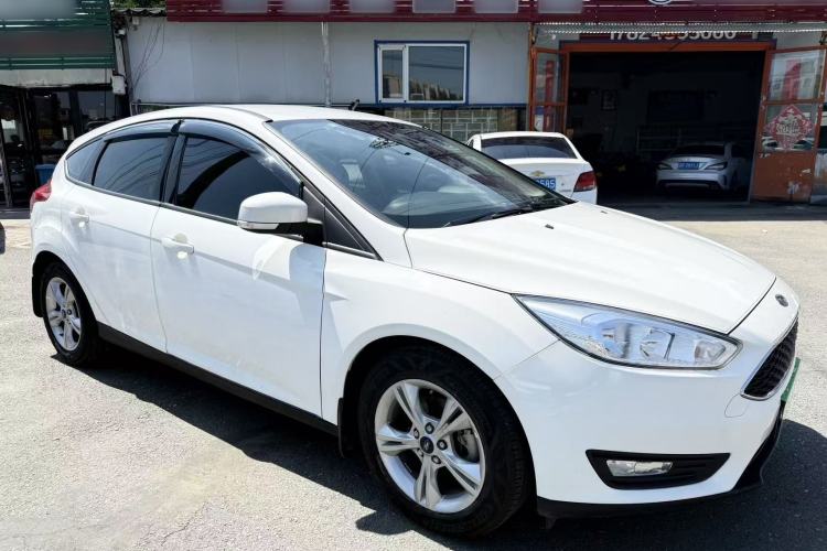 Used Ford Focus 2017 Hatchback 1.6L Manual Comfort Plus SmartDrive Edition Exterior 2