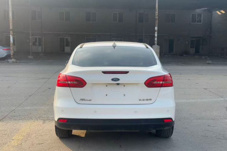 Used Ford Focus 2017 Sedan 1.6L Automatic Fashion Edition Smart Drive Version Exterior 2