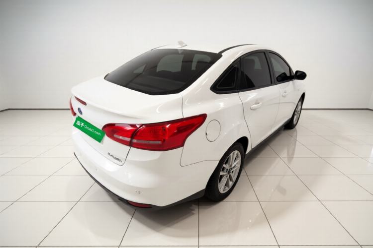 Used Ford Focus 2017 Sedan 1.6L Automatic Fashion Edition Smart Drive Version Exterior 3
