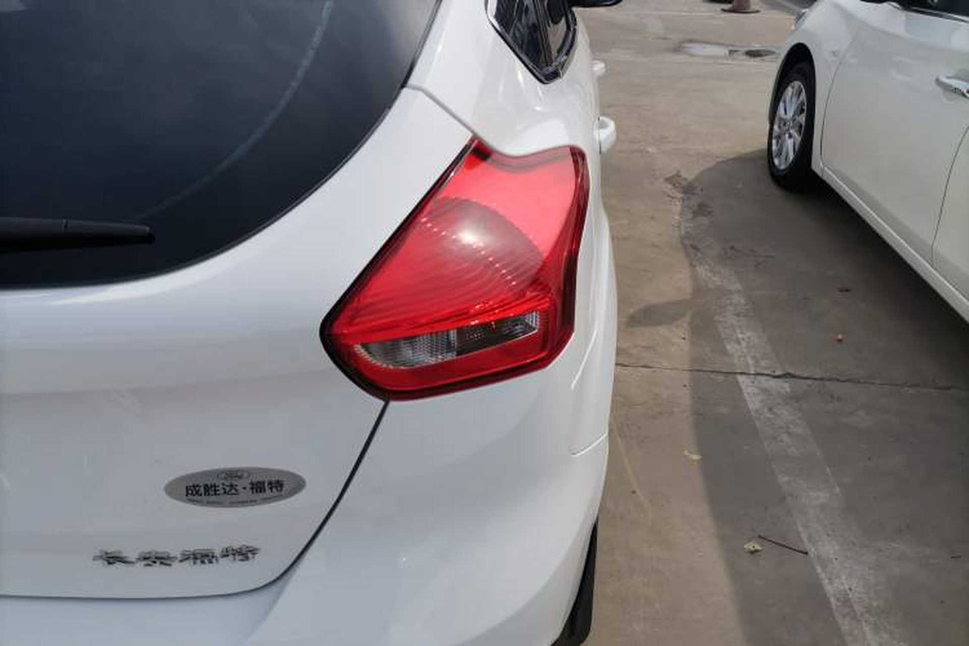Used Ford Focus 2017 Hatchback 1.6L Automatic Comfort Plus SmartDrive Edition Exterior 3