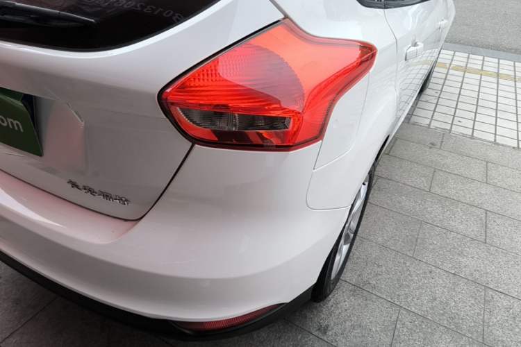 Used Ford Focus 2017 Hatchback 1.6L Automatic Comfort Plus SmartDrive Edition Exterior 3
