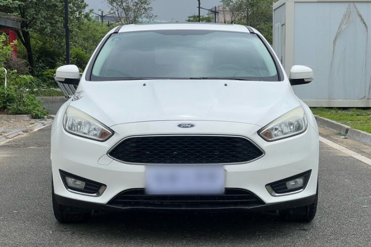 Used Ford Focus 2017 Hatchback 1.6L Automatic Fashion Edition Smart Drive Version Exterior 3