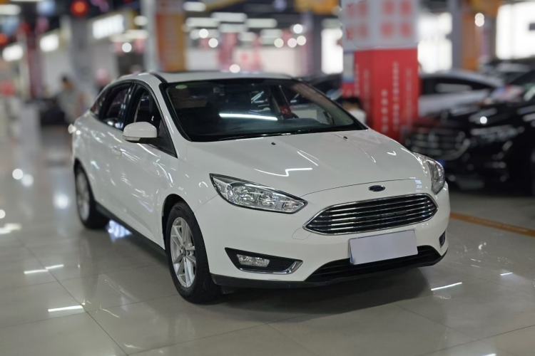 Used Ford Focus 2017 Sedan 1.6L Automatic Fashion Edition Smart Drive Version Exterior 3