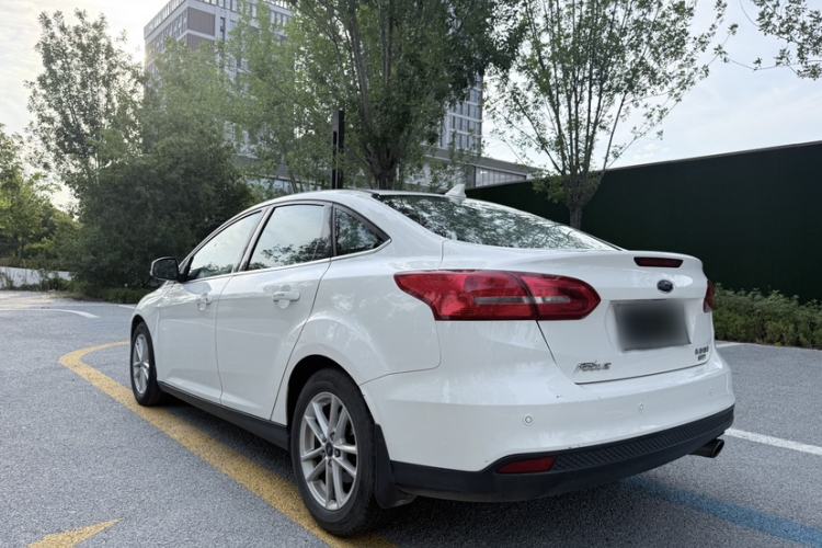 Used Ford Focus 2017 Sedan EcoBoost 180 Automatic Elite Model Exterior 3