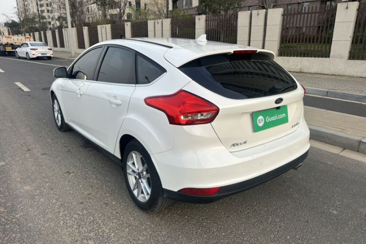 Used Ford Focus 2017 Hatchback EcoBoost 180 Automatic Elite Model Exterior 3