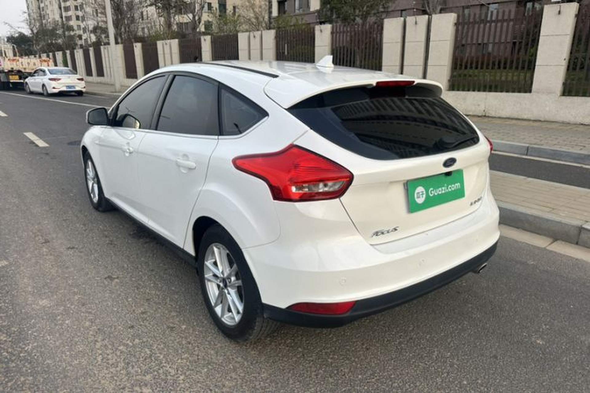 Used Ford Focus 2017 Hatchback EcoBoost 180 Automatic Elite Model Exterior 3