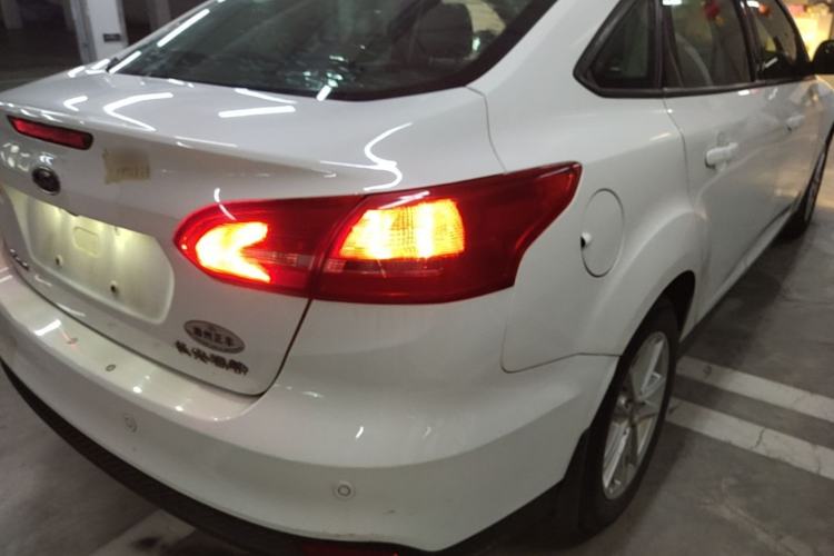 Used Ford Focus 2017 Sedan 1.6L Automatic Fashion Edition Smart Drive Version Exterior 3