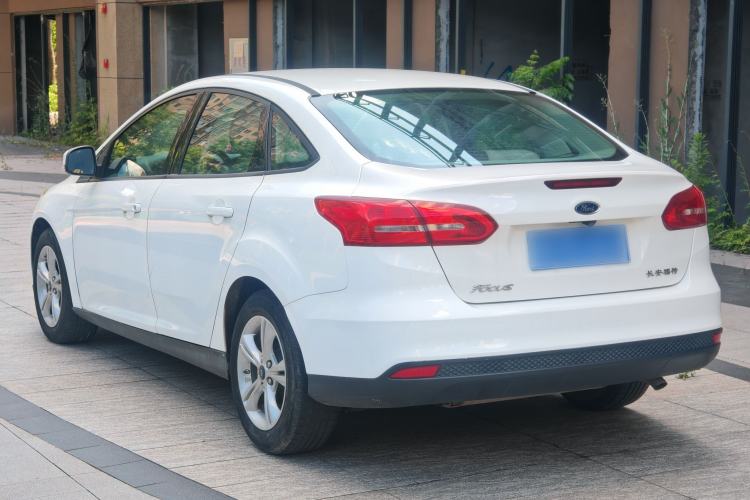 Used Ford Focus 2017 Sedan 1.6L Manual Comfort Plus SmartDrive Edition Exterior 3