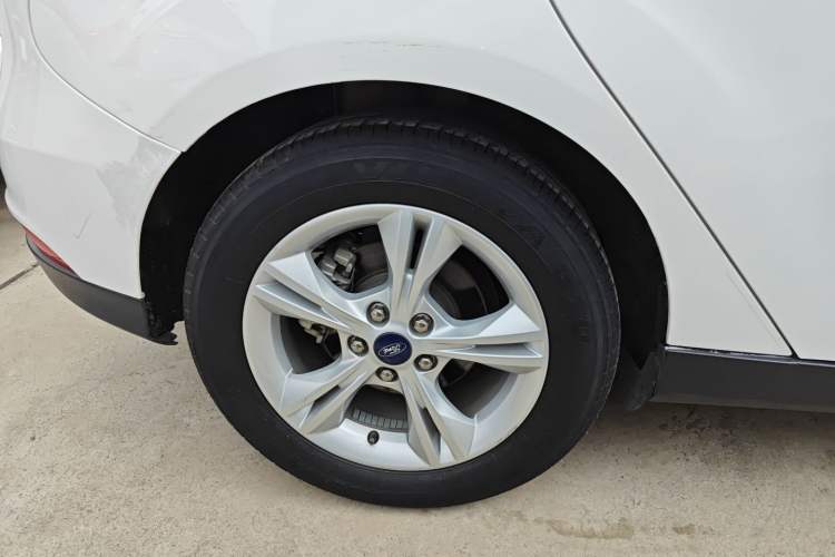 Used Ford Focus 2017 Hatchback 1.6L Automatic Comfort Plus SmartDrive Edition Exterior 3