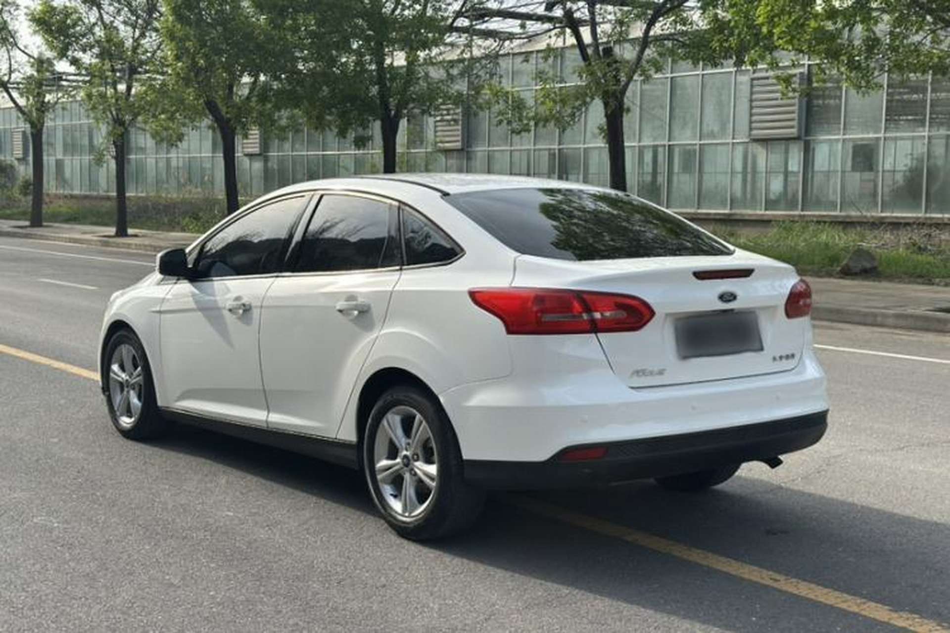 Used Ford Focus 2017 Sedan 1.6L Automatic Comfort Plus SmartDrive Edition Exterior 3