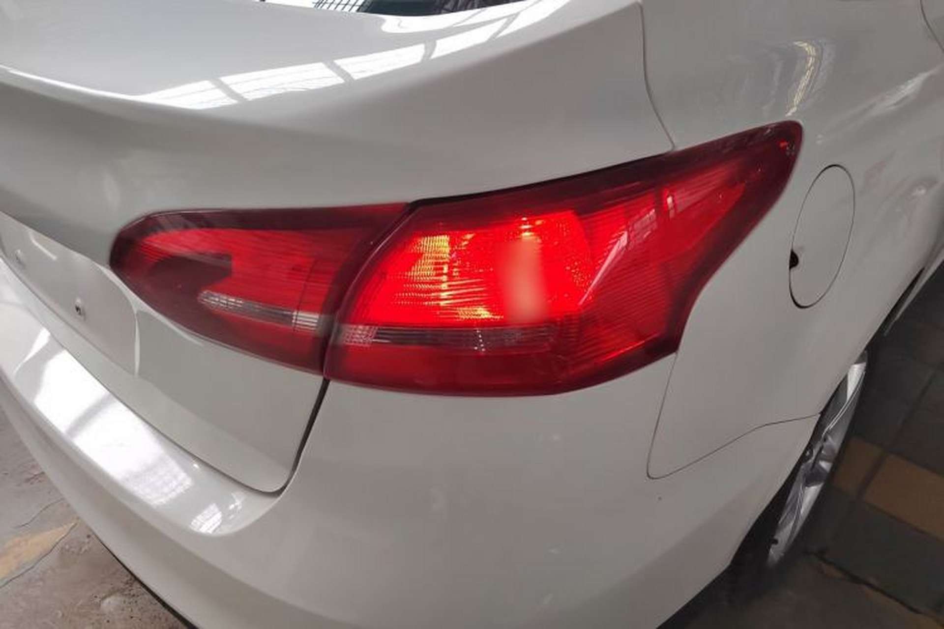 Used Ford Focus 2017 Sedan 1.6L Automatic Comfort Plus SmartDrive Edition Exterior 3