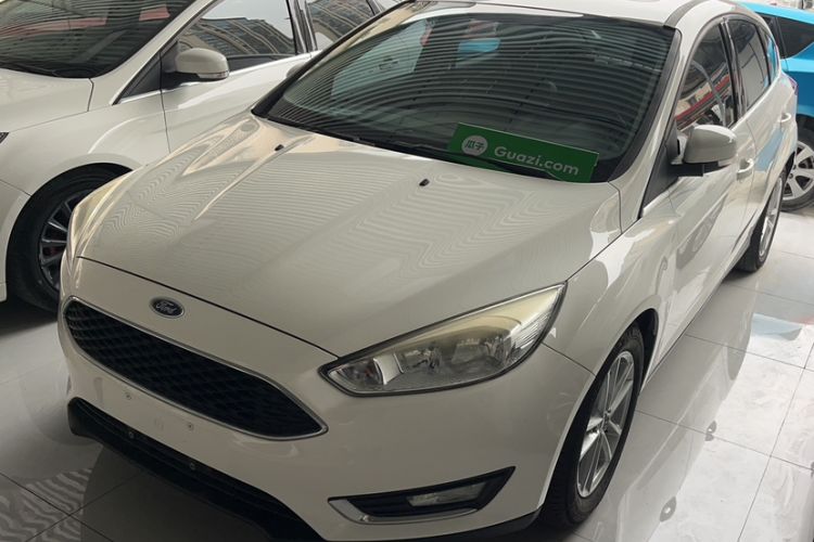 Used Ford Focus 2017 Hatchback EcoBoost 180 Automatic Elite Model Exterior 3
