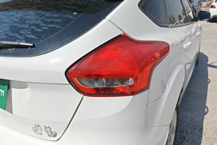 Used Ford Focus 2017 Hatchback 1.6L Automatic Comfort Plus SmartDrive Edition Exterior 3