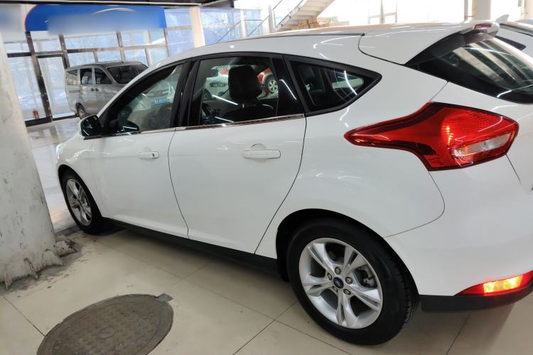 Used Ford Focus 2017 Hatchback 1.6L Automatic Comfort Plus SmartDrive Edition Exterior 3