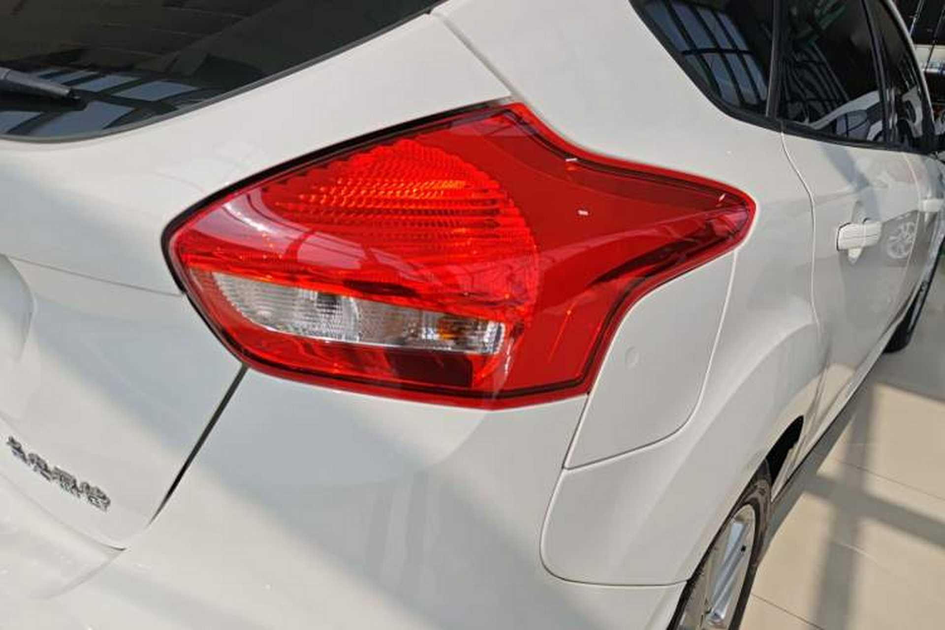 Used Ford Focus 2017 Hatchback 1.6L Automatic Fashion Edition Smart Drive Version Exterior 3