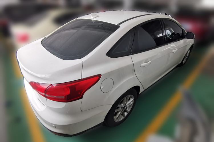 Used Ford Focus 2017 Sedan 1.6L Automatic Fashion Edition Smart Drive Version Exterior 4