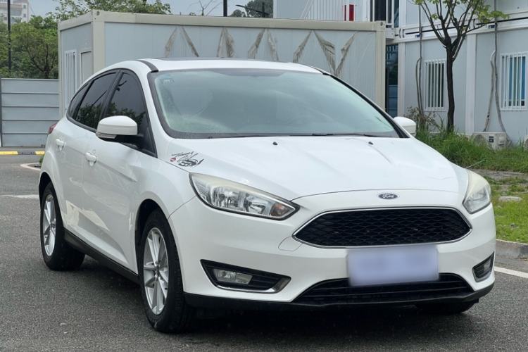 Used Ford Focus 2017 Hatchback 1.6L Automatic Fashion Edition Smart Drive Version Exterior 4