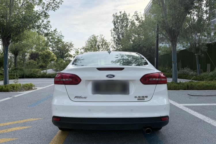 Used Ford Focus 2017 Sedan EcoBoost 180 Automatic Elite Model Exterior 4