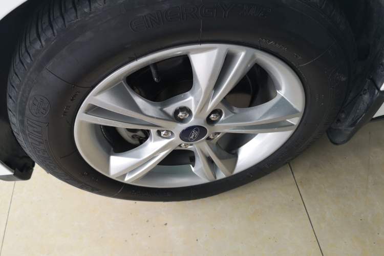 Used Ford Focus 2017 Hatchback 1.6L Automatic Comfort Plus SmartDrive Edition Exterior 4