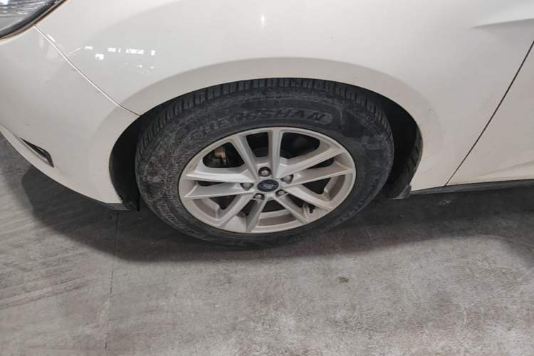 Used Ford Focus 2017 Sedan EcoBoost 180 Automatic Elite Model Exterior 4