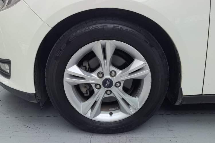 Used Ford Focus 2017 Hatchback 1.6L Automatic Comfort Plus SmartDrive Edition Exterior 4