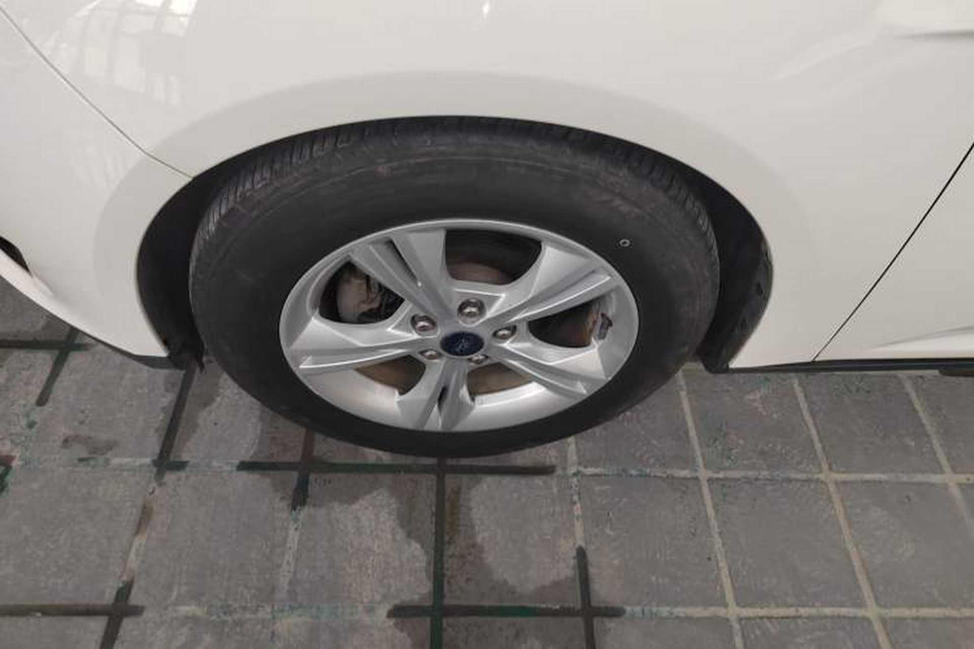 Used Ford Focus 2017 Sedan 1.6L Automatic Comfort Plus SmartDrive Edition Exterior 4
