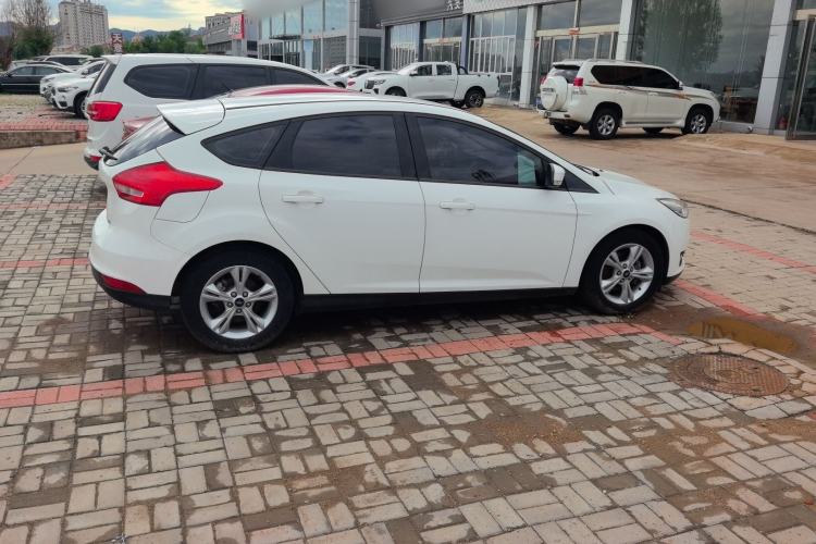 Used Ford Focus 2017 Hatchback 1.6L Automatic Comfort Plus SmartDrive Edition Exterior 4