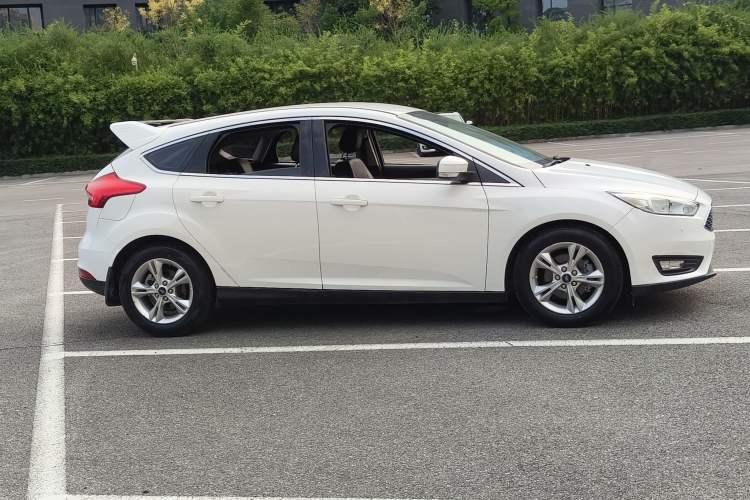 Used Ford Focus 2017 Hatchback 1.6L Automatic Comfort Plus SmartDrive Edition Exterior 4