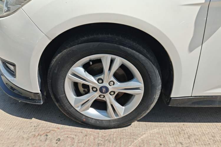 Used Ford Focus 2017 Hatchback 1.6L Automatic Comfort Plus SmartDrive Edition Exterior 4