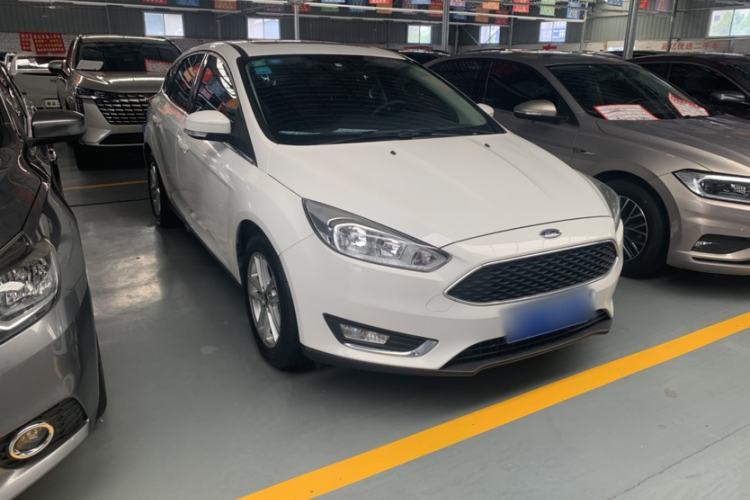 Used Ford Focus 2017 Hatchback EcoBoost 180 Automatic Elite Model Exterior 4
