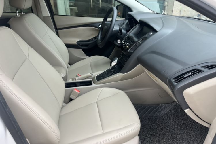 Used Ford Focus 2017 Sedan 1.6L Automatic Comfort Plus SmartDrive Edition Exterior 5