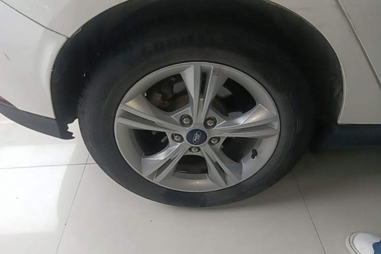 Used Ford Focus 2017 Hatchback 1.6L Automatic Comfort Plus SmartDrive Edition Exterior 5