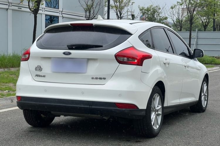 Used Ford Focus 2017 Hatchback 1.6L Automatic Fashion Edition Smart Drive Version Exterior 5