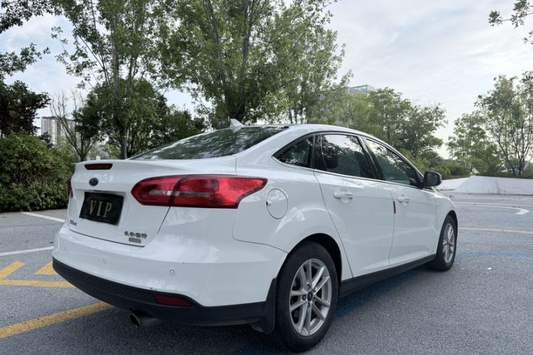 Used Ford Focus 2017 Sedan EcoBoost 180 Automatic Elite Model Exterior 5