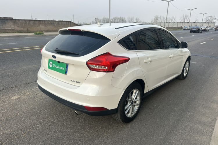 Used Ford Focus 2017 Hatchback EcoBoost 180 Automatic Elite Model Exterior 5