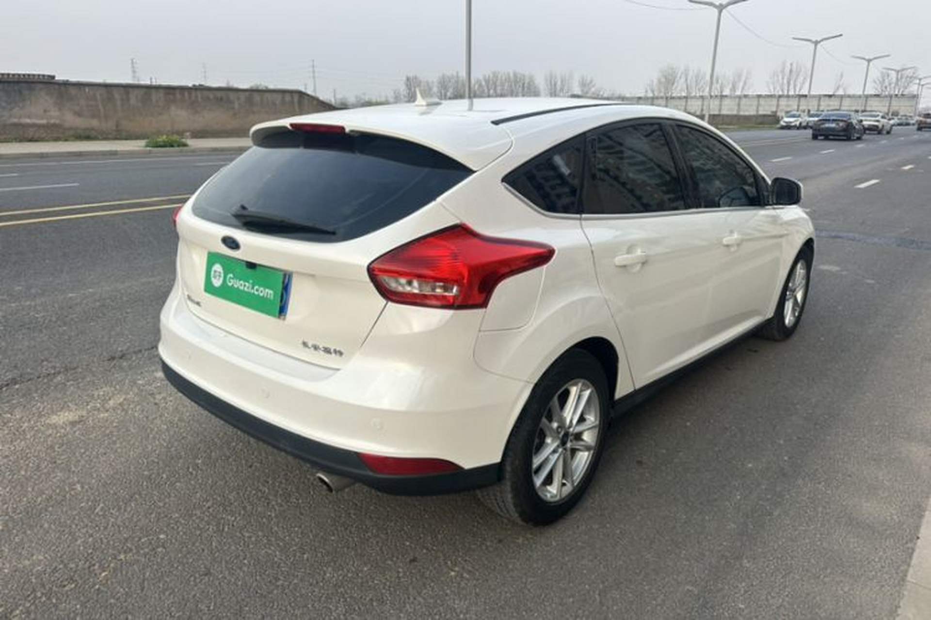 Used Ford Focus 2017 Hatchback EcoBoost 180 Automatic Elite Model Exterior 5