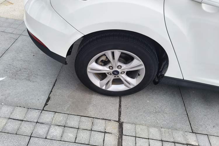 Used Ford Focus 2017 Hatchback 1.6L Automatic Comfort Plus SmartDrive Edition Exterior 5