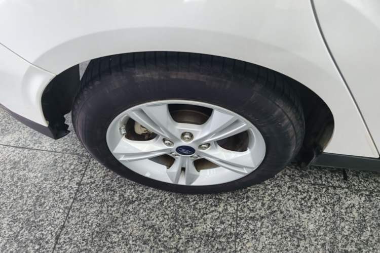 Used Ford Focus 2017 Hatchback 1.6L Automatic Comfort Plus SmartDrive Edition Exterior 5