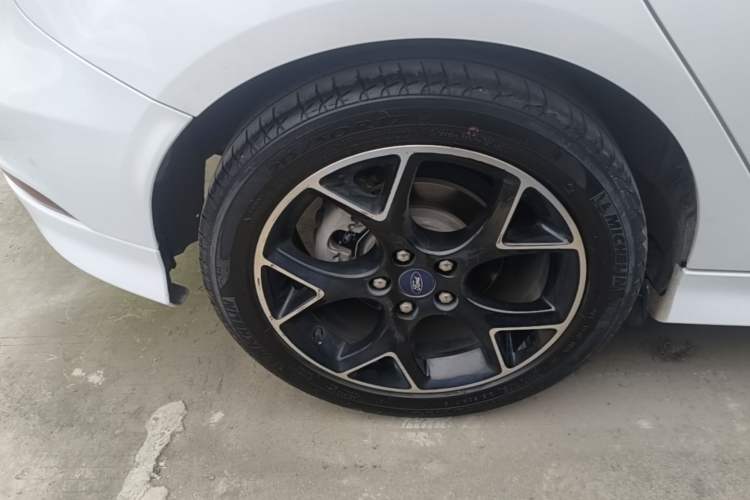 Used Ford Focus 2017 1.5T CTCC White and Black Limited Edition Exterior 5