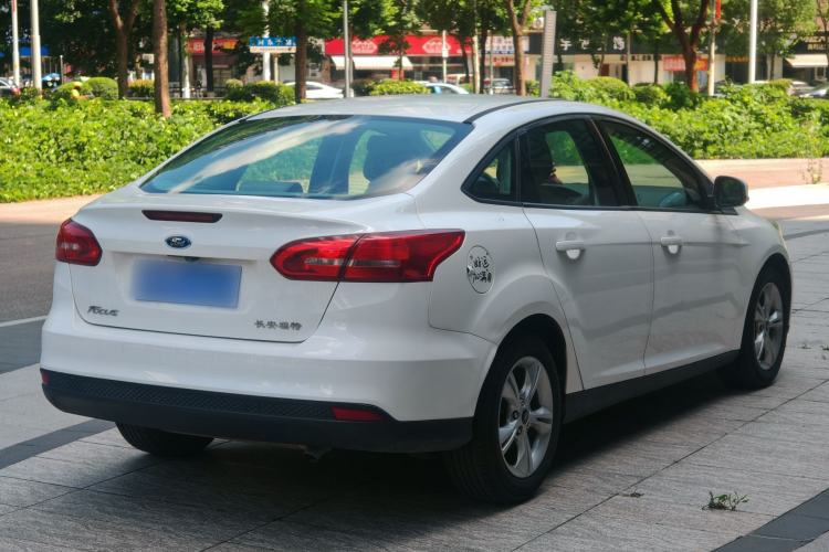 Used Ford Focus 2017 Sedan 1.6L Manual Comfort Plus SmartDrive Edition Exterior 5