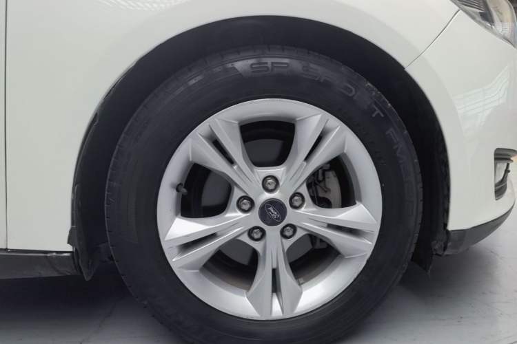 Used Ford Focus 2017 Hatchback 1.6L Automatic Comfort Plus SmartDrive Edition Exterior 5