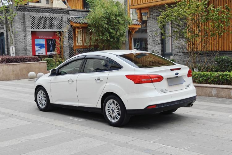 Used Ford Focus 2017 Sedan EcoBoost 180 Automatic Flagship Model Exterior 5