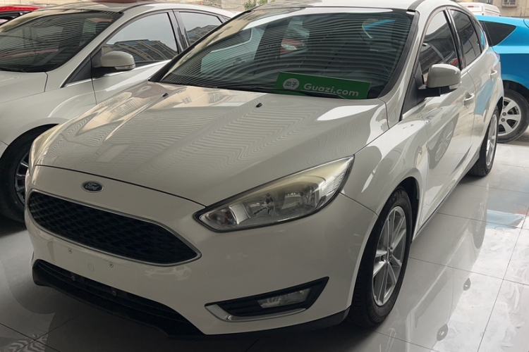 Used Ford Focus 2017 Hatchback EcoBoost 180 Automatic Elite Model Exterior 5