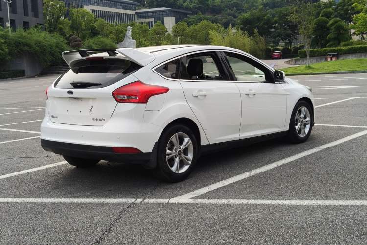 Used Ford Focus 2017 Hatchback 1.6L Automatic Comfort Plus SmartDrive Edition Exterior 5
