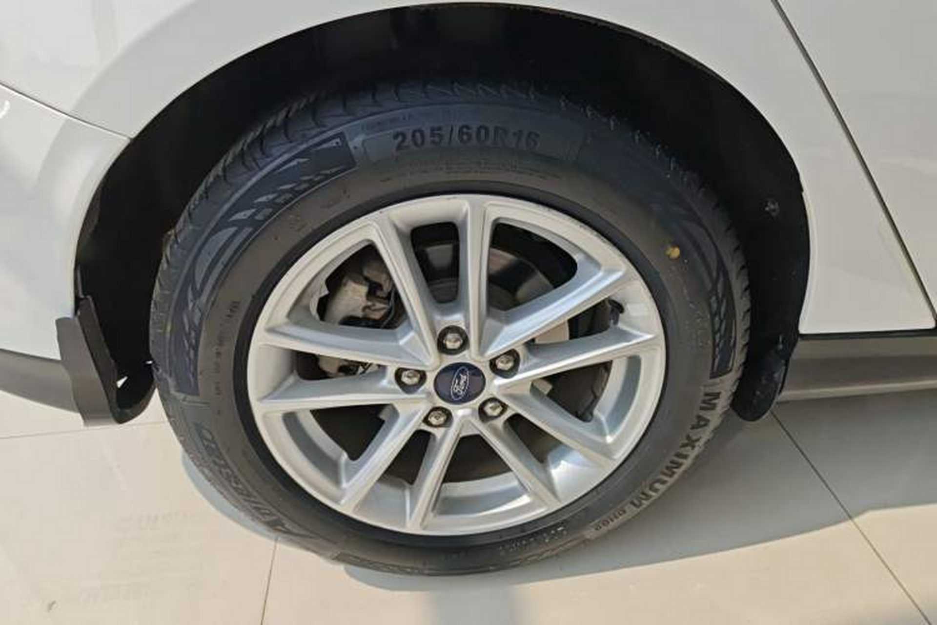 Used Ford Focus 2017 Hatchback 1.6L Automatic Fashion Edition Smart Drive Version Exterior 5