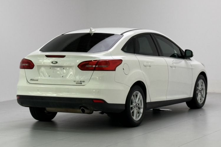 Used Ford Focus 2017 Sedan EcoBoost 180 Automatic Elite Model Exterior 5