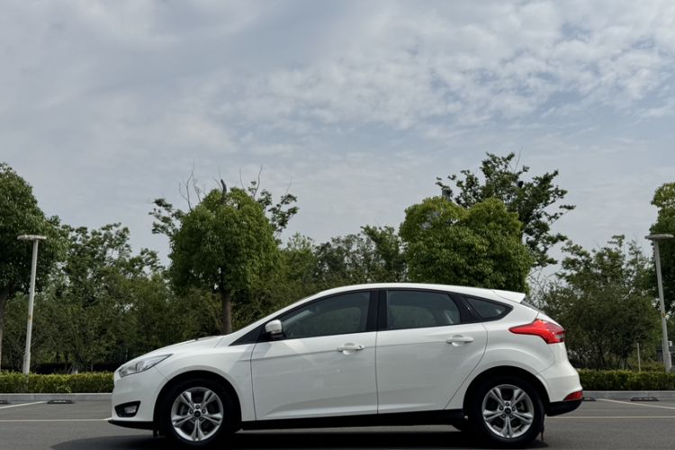 Used Ford Focus 2017 Hatchback 1.6L Automatic Comfort Plus SmartDrive Edition Exterior 6