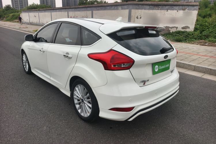Used Ford Focus 2017 Hatchback EcoBoost 180 Automatic Sport Model Exterior 6
